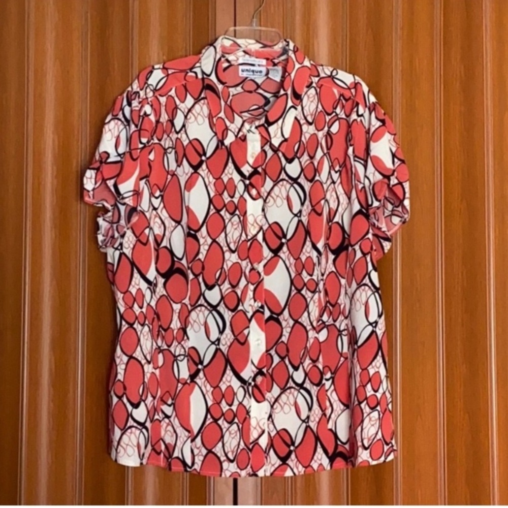 Unique Spectrum Short Sleeves Button Down Blouse Size 26/28W
